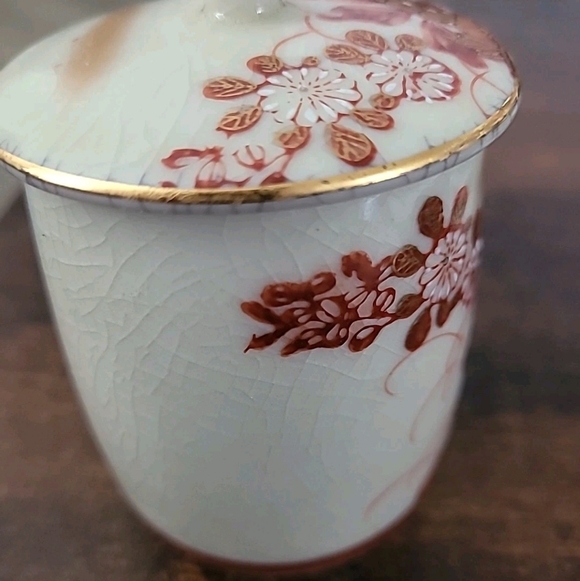 Vintage Japanese KUTANI Tea Cup with Lid Red Gold Lotus Design - Picture 8 of 9